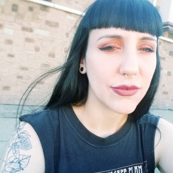 Meet your Posher, Chaundra - Picture 4 of 5